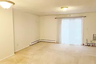 94 Wakefield Cir, East Hartford, CT 06118 - Photo 7