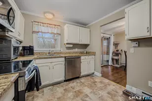 81 East Pattagansett Rd, East Lyme, CT 06357 - Photo 15