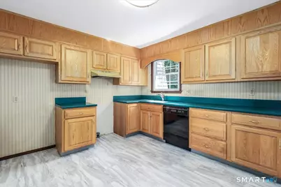 16 Greta Drive, Danbury, CT 06810 - Photo 11