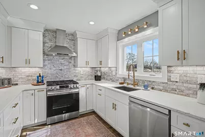 25 Harbor Street, Branford, CT 06405 - Photo 7