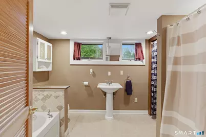 44 Skyline Drive, Waterbury, CT 06706 - Photo 35