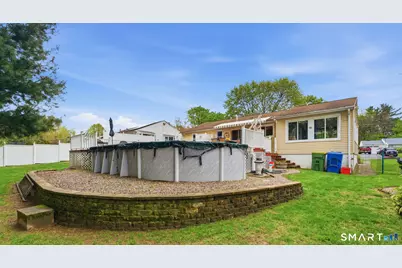 44 Skyline Drive, Waterbury, CT 06706 - Photo 9