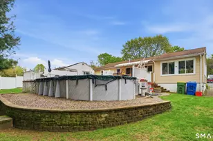 44 Skyline Dr, Waterbury, CT 06706 - Photo 9