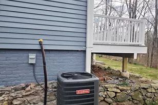 8 Pine St, Norwich, CT 06360 - Photo 5