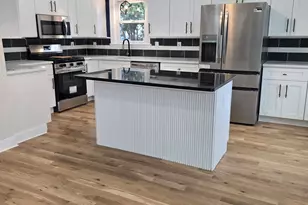 8 Pine St, Norwich, CT 06360 - Photo 11