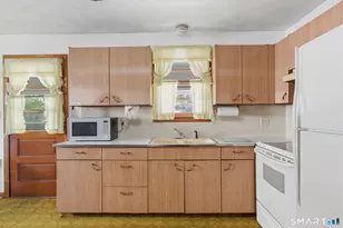 94 Windy Dr, Waterbury, CT 06705 - Photo 17