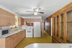 94 Windy Dr, Waterbury, CT 06705 - Photo 15