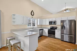 19 Pequot Ct, Monroe, CT 06468 - Photo 9