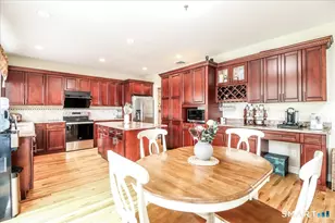 21 Pearl St, Newtown, CT 06482 - Photo 17