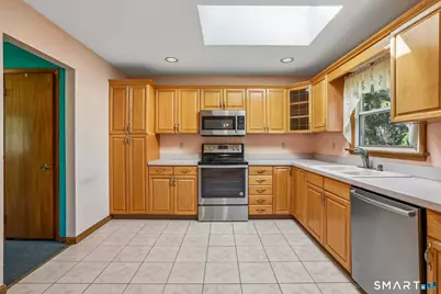 14 Sil Cam Drive, Danbury, CT 06811 - Photo 11