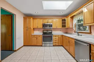 14 Sil Cam Dr, Danbury, CT 06811 - Photo 11