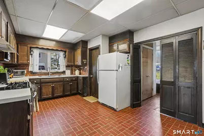 8 Pleasant Street, Danbury, CT 06810 - Photo 7