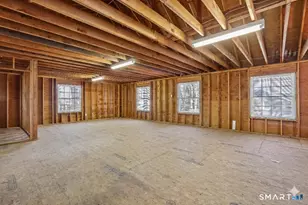 8 Pleasant St, Danbury, CT 06810 - Photo 25