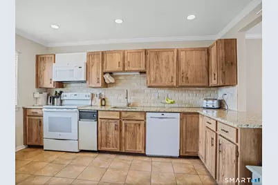 16 Bouton Street East #(16) B6, Stamford, CT 06907 - Photo 3