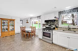 41 Clover Ln, East Hartford, CT 06118 - Photo 3