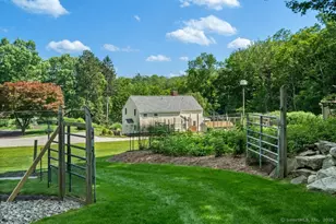 52 Aunt Park Ln, Newtown, CT 06470 - Photo 5