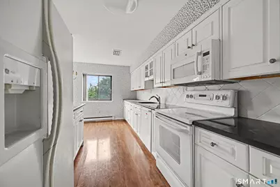 3200 Park Avenue #4C1, Bridgeport, CT 06604 - Photo 3