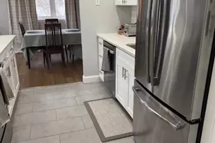 887 Farmington Ave, West Hartford, CT 06119 - Photo 3