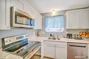 30 Woodglen Dr, Waterbury, CT 06705 - Photo 5