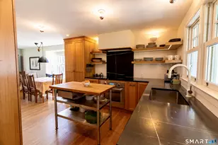 341 Pequot Ave, Groton, CT 06355 - Photo 5