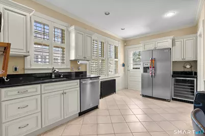 65 Brooklawn Place, Bridgeport, CT 06604 - Photo 15