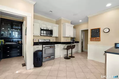 65 Brooklawn Place, Bridgeport, CT 06604 - Photo 17