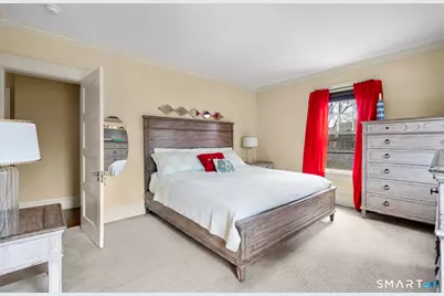 65 Brooklawn Place, Bridgeport, CT 06604 - Photo 19