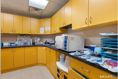 454 Park Street, Hartford, CT 06106 - Photo 19