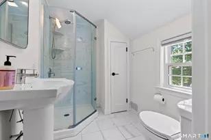 135 Edgemont Ave, West Hartford, CT 06110 - Photo 31