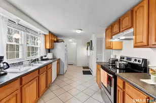 20 Inchcliffe Dr, Ledyard, CT 06335 - Photo 5