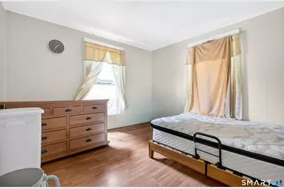 727 Iranistan Avenue, Bridgeport, CT 06605 - Photo 27