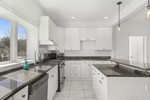 709 Tunxis Hill Rd, Fairfield, CT 06824 - Photo 3