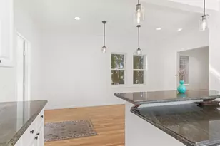 709 Tunxis Hill Rd, Fairfield, CT 06824 - Photo 5