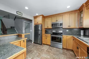 125 Colonial Hill Dr, Wallingford, CT 06492 - Photo 9