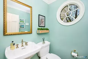 10 Queens Ln, Darien, CT 06820 - Photo 17