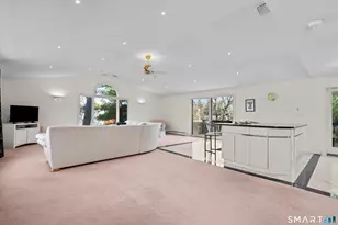 42 Divot Dr, Meriden, CT 06450 - Photo 9