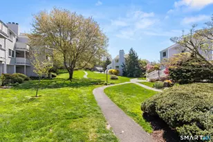 32 Rowayton Woods Dr, Norwalk, CT 06854 - Photo 19