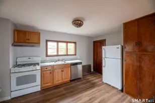 25 Vera St, East Haven, CT 06512 - Photo 7