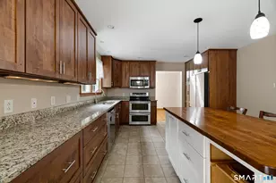 19 Rosemarie Ln, Bozrah, CT 06334 - Photo 9
