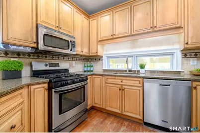 77 Rachelle Avenue, Stamford, CT 06905 - Photo 9