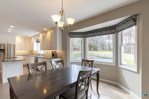 16 Shadowood Ln, Trumbull, CT 06611 - Photo 5