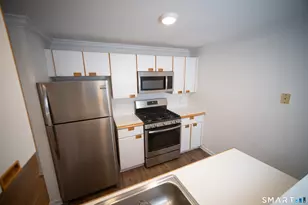 3236 Madison Ave, Bridgeport, CT 06606 - Photo 9