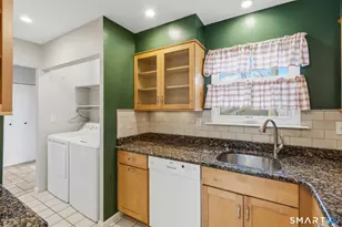 52 Hallmark Hill Dr, Wallingford, CT 06492 - Photo 9