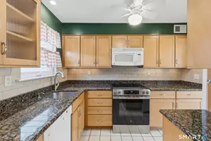 52 Hallmark Hill Dr, Wallingford, CT 06492 - Photo 7