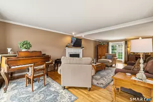 36 Commodore Hull Dr, Derby, CT 06418 - Photo 7