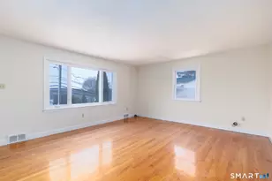 481 Bunker Hill Ave, Waterbury, CT 06708 - Photo 3