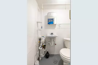 481 Bunker Hill Avenue, Waterbury, CT 06708 - Photo 11