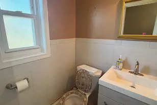 11 Camelot Dr, Bloomfield, CT 06002 - Photo 11