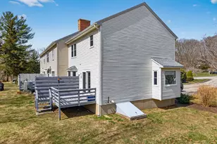 10 Castle Meadow Dr, Stonington, CT 06379 - Photo 3