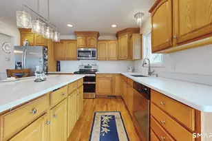 25 Stephen St, Derby, CT 06418 - Photo 3
